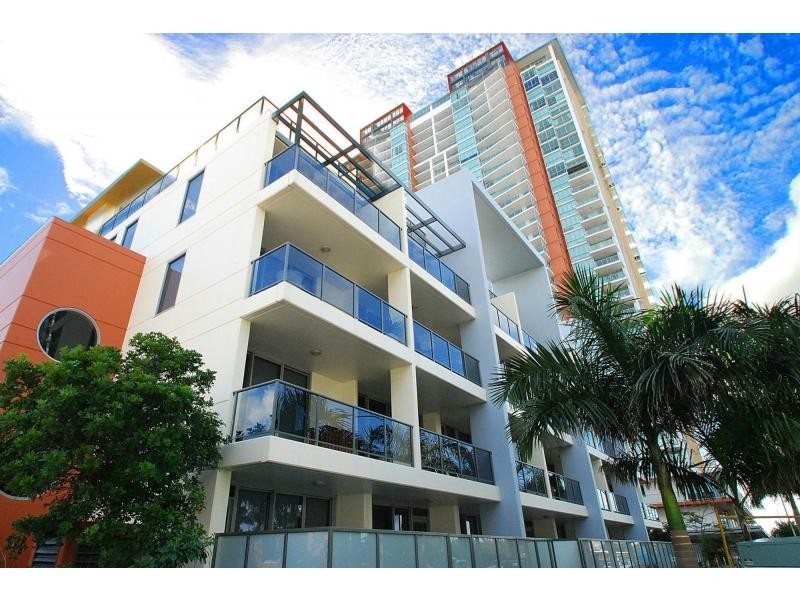 207/3 Como Crescent, Southport QLD 4215