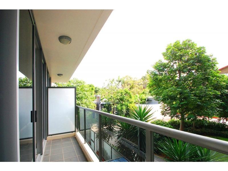 207/3 Como Crescent, Southport QLD 4215