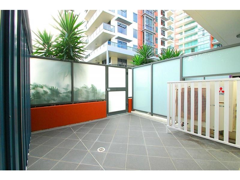 207/3 Como Crescent, Southport QLD 4215
