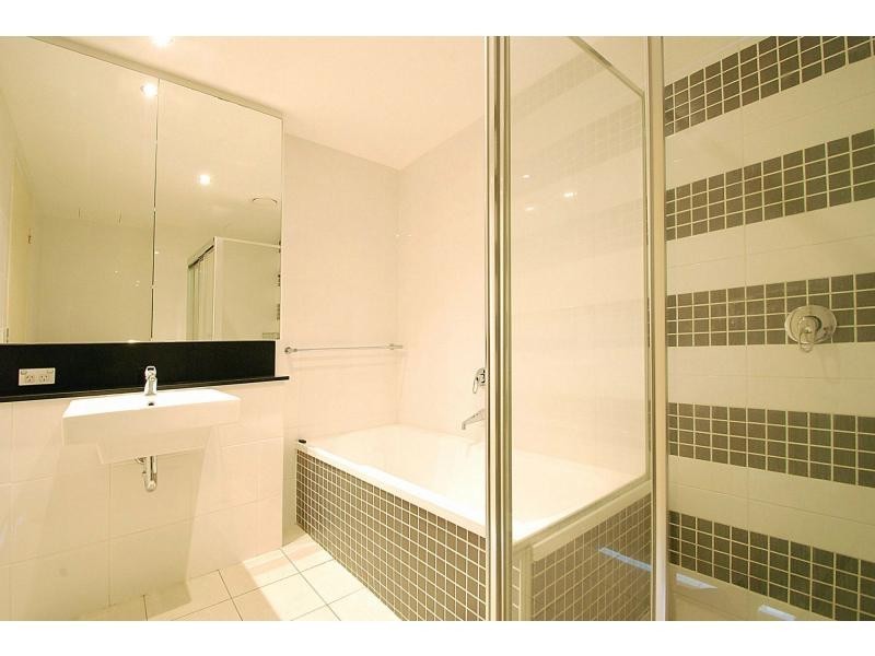 207/3 Como Crescent, Southport QLD 4215