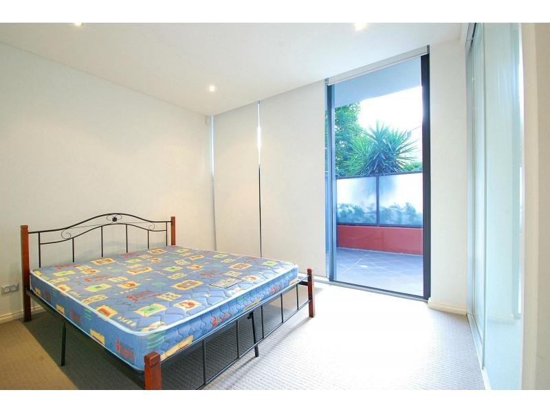 207/3 Como Crescent, Southport QLD 4215