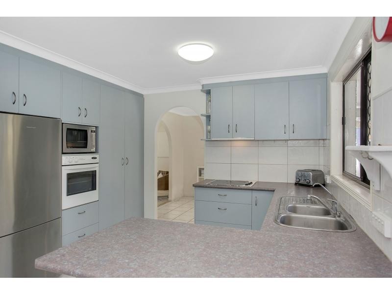 16 Seriema Street, Burleigh Waters QLD 4220