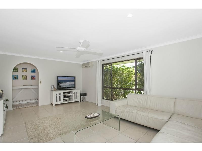 16 Seriema Street, Burleigh Waters QLD 4220