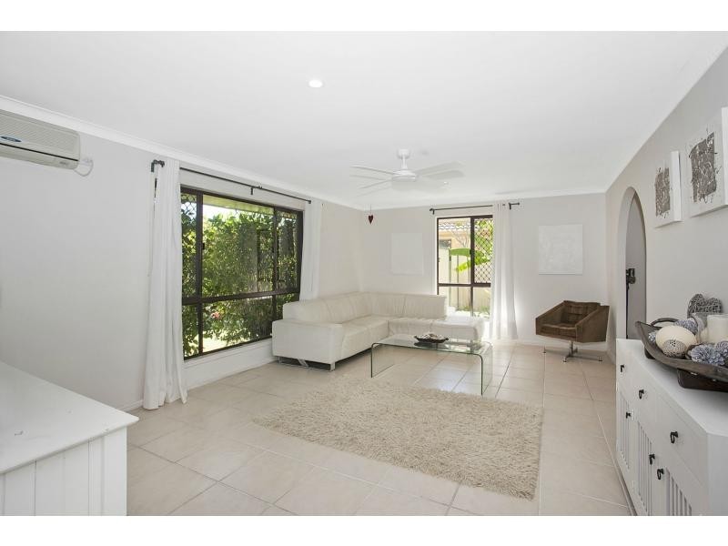 16 Seriema Street, Burleigh Waters QLD 4220