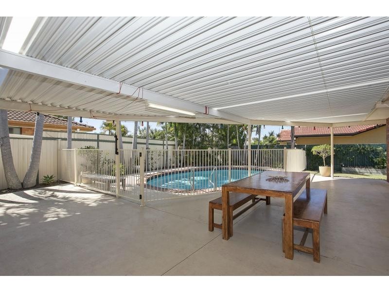 16 Seriema Street, Burleigh Waters QLD 4220