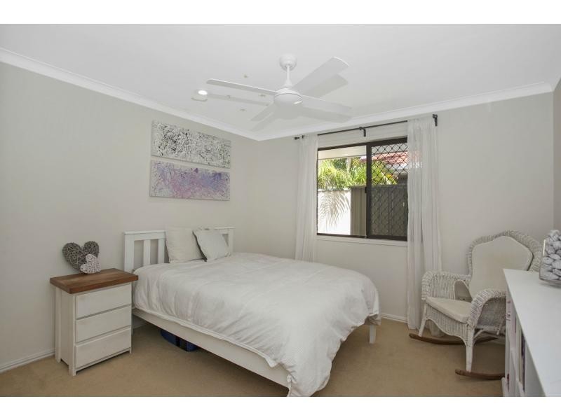 16 Seriema Street, Burleigh Waters QLD 4220