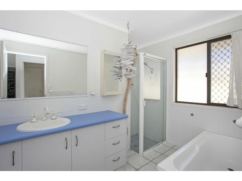 16 Seriema Street, Burleigh Waters QLD 4220