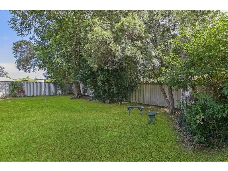16 Pipit Parade, Burleigh Waters QLD 4220