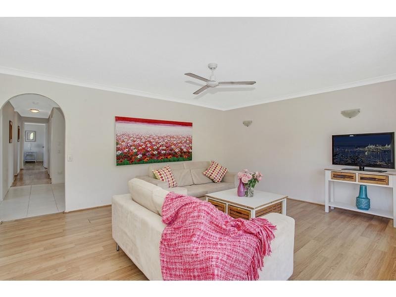 16 Pipit Parade, Burleigh Waters QLD 4220