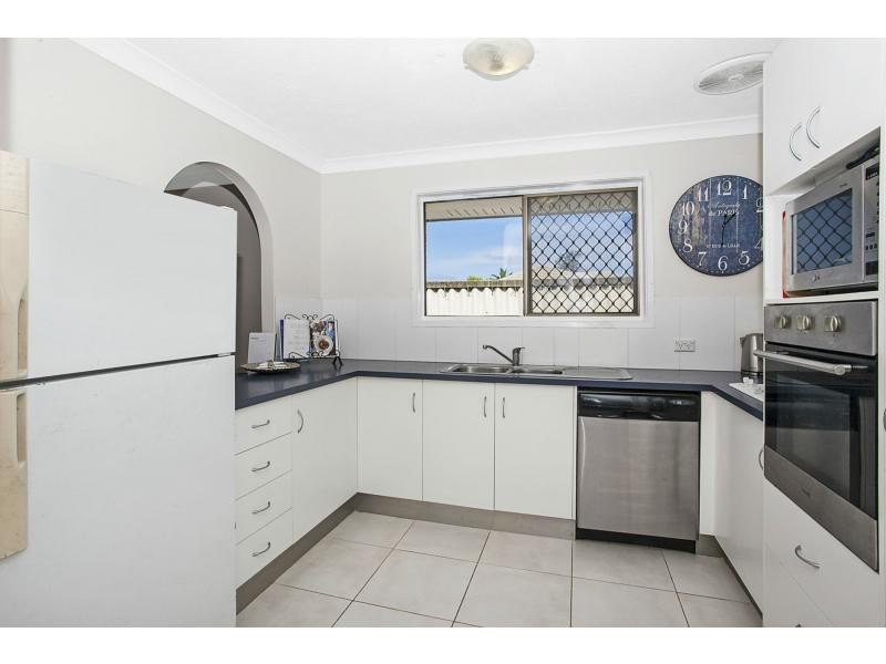 16 Pipit Parade, Burleigh Waters QLD 4220