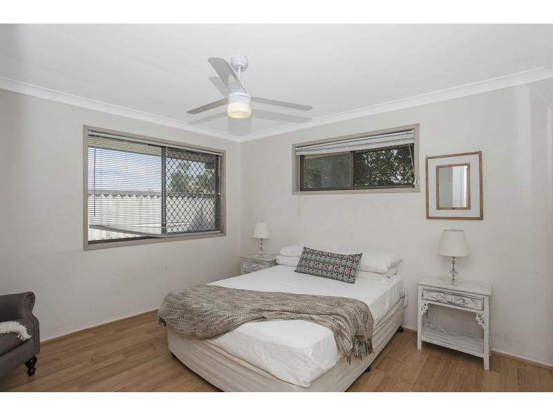 16 Pipit Parade, Burleigh Waters QLD 4220