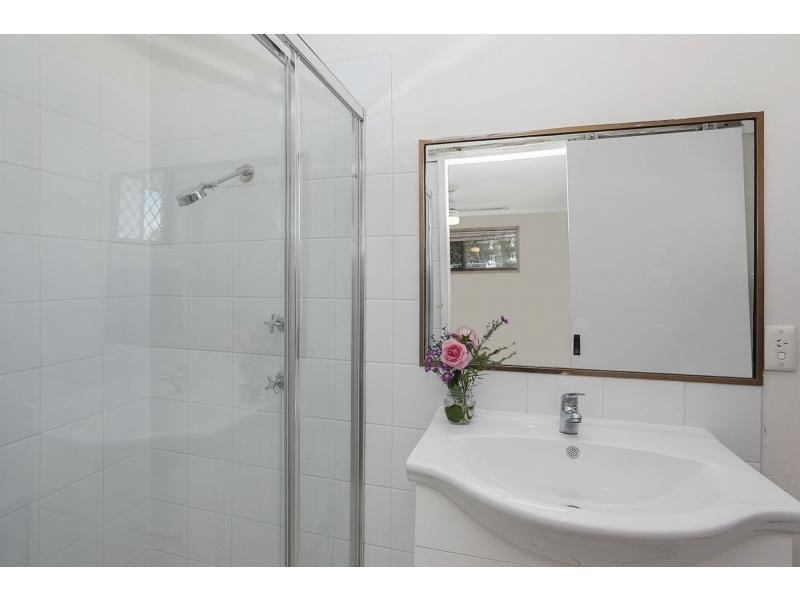 16 Pipit Parade, Burleigh Waters QLD 4220