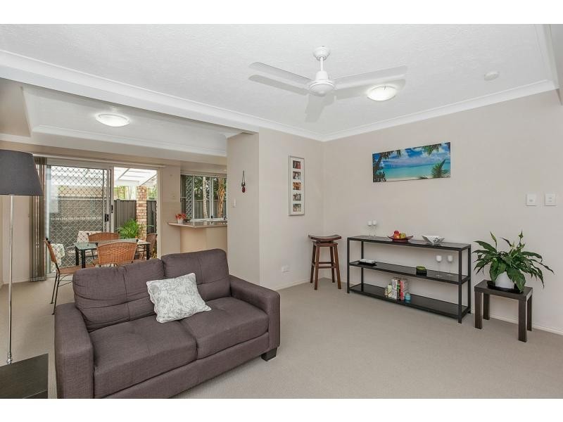 2/15 Cedar Court, Burleigh Heads QLD 4220