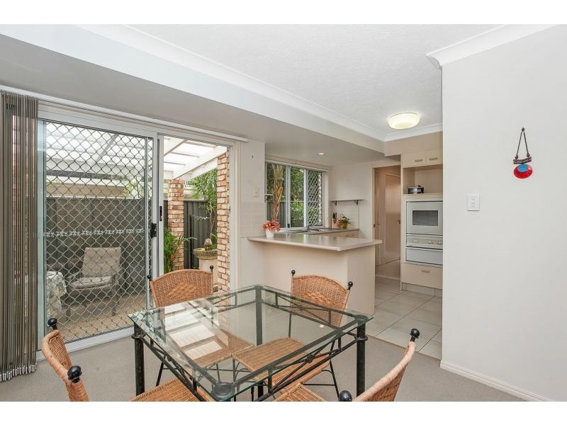 2/15 Cedar Court, Burleigh Heads QLD 4220