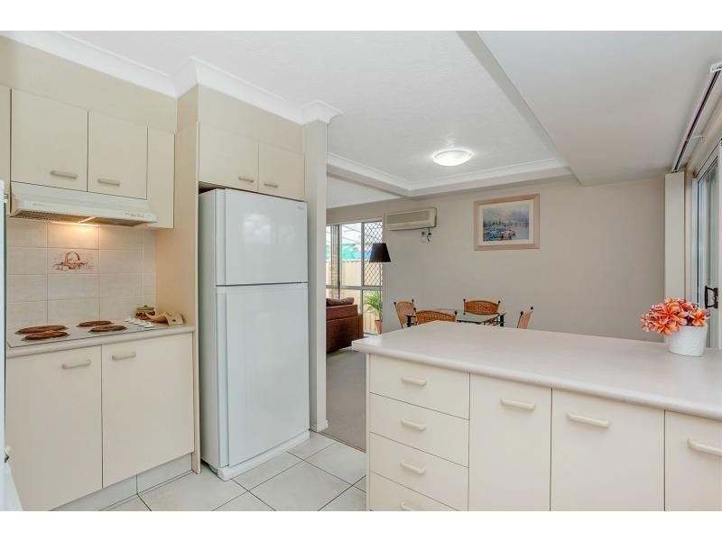 2/15 Cedar Court, Burleigh Heads QLD 4220