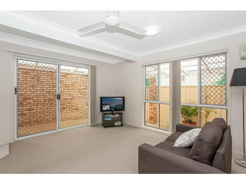 2/15 Cedar Court, Burleigh Heads QLD 4220