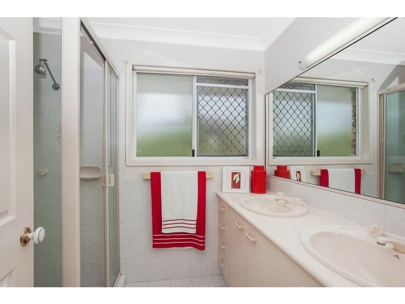 2/15 Cedar Court, Burleigh Heads QLD 4220