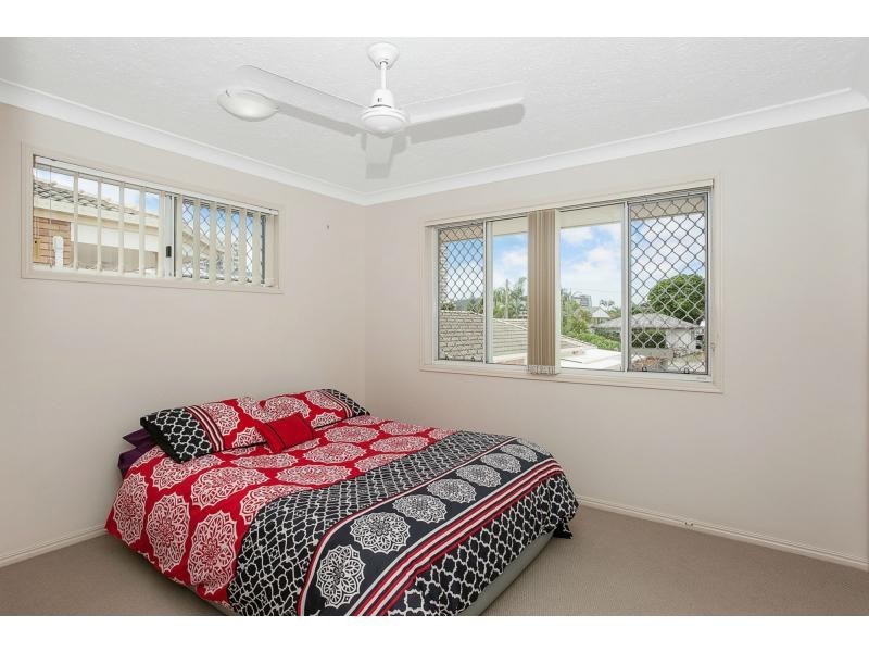 2/15 Cedar Court, Burleigh Heads QLD 4220