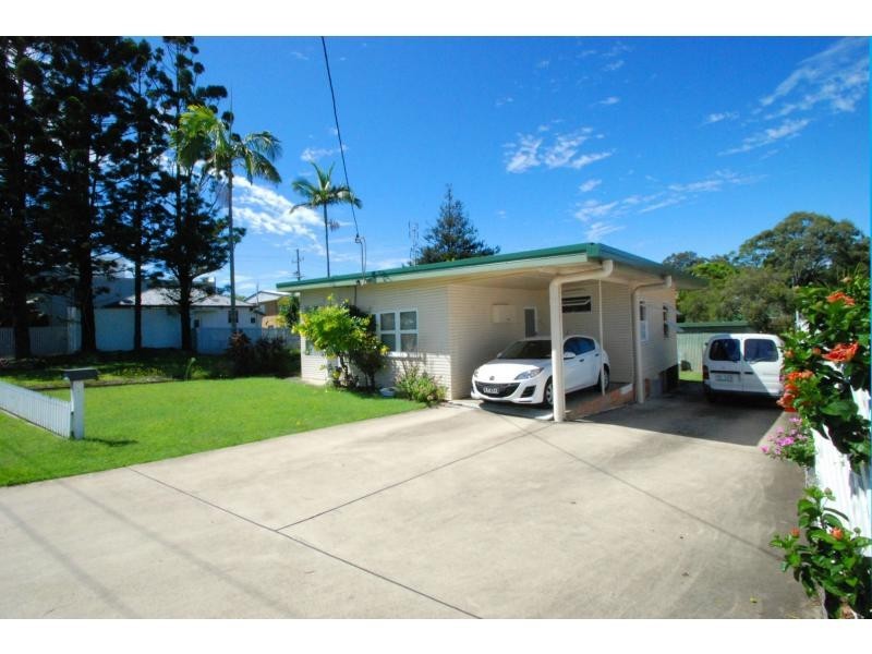 46 Paradise Avenue, Miami QLD 4220
