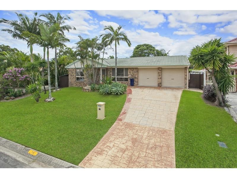 16 Beaconsfield Drive, Burleigh Waters QLD 4220