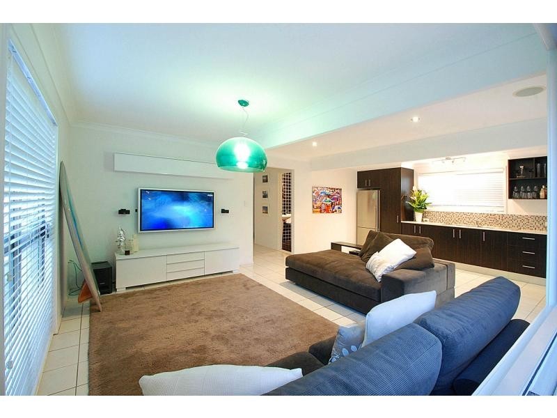 59 Bardon Avenue, Miami QLD 4220
