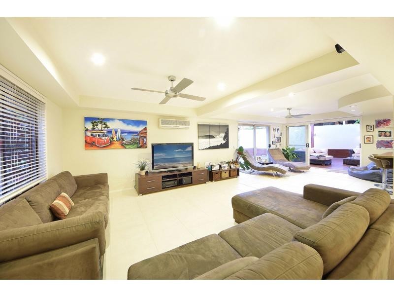 3/6 Whitehead Drive, Burleigh Waters QLD 4220