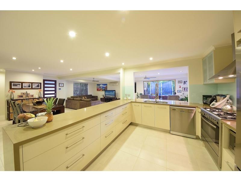 3/6 Whitehead Drive, Burleigh Waters QLD 4220