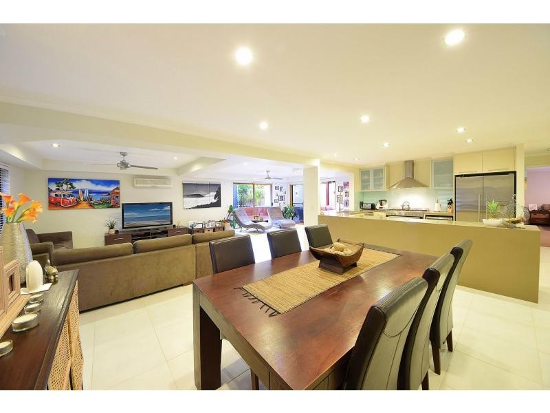 3/6 Whitehead Drive, Burleigh Waters QLD 4220