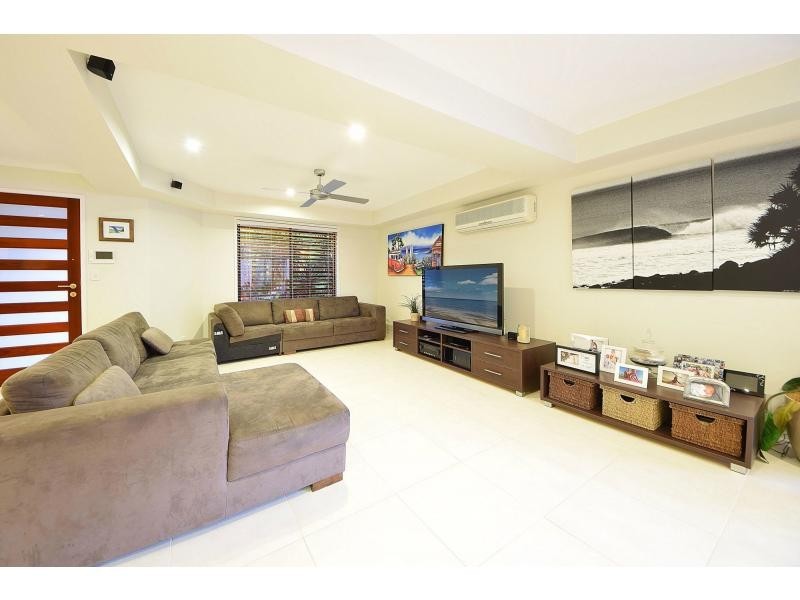 3/6 Whitehead Drive, Burleigh Waters QLD 4220