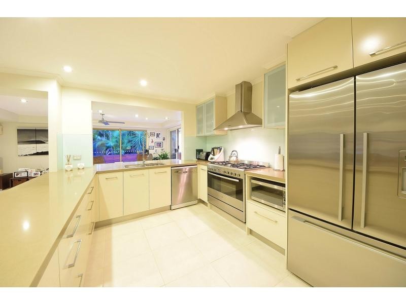 3/6 Whitehead Drive, Burleigh Waters QLD 4220