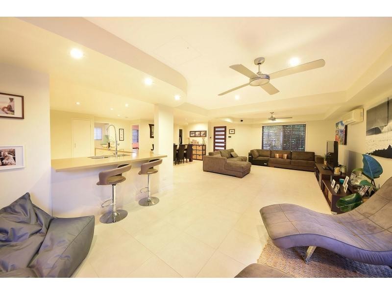 3/6 Whitehead Drive, Burleigh Waters QLD 4220