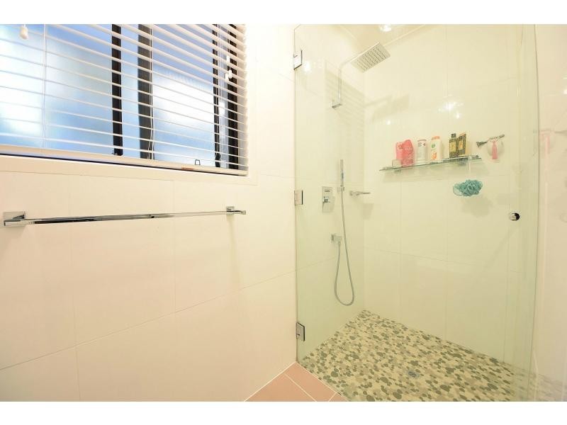 3/6 Whitehead Drive, Burleigh Waters QLD 4220