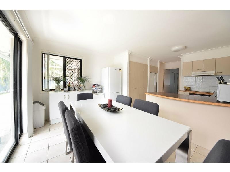 9 Seville Circuit, Burleigh Waters QLD 4220