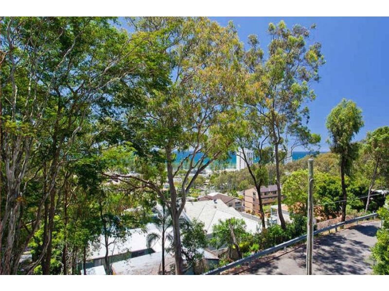 2/22 Mount Street, Burleigh Heads QLD 4220