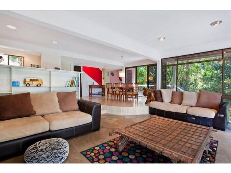 2/22 Mount Street, Burleigh Heads QLD 4220