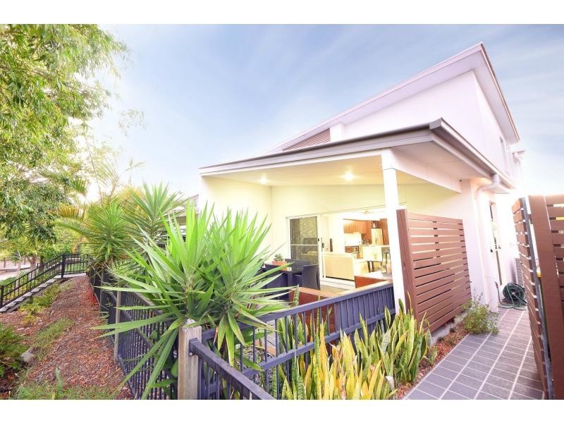 98 Verona Circuit, Burleigh Waters QLD 4220