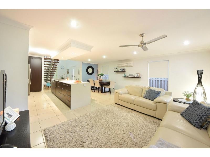 98 Verona Circuit, Burleigh Waters QLD 4220