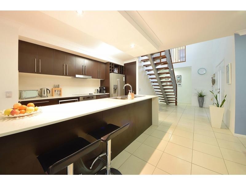 98 Verona Circuit, Burleigh Waters QLD 4220