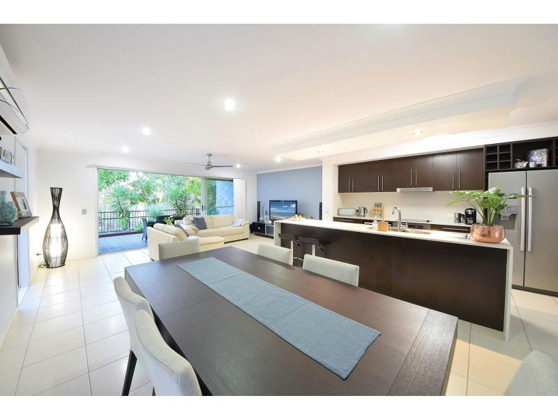 98 Verona Circuit, Burleigh Waters QLD 4220