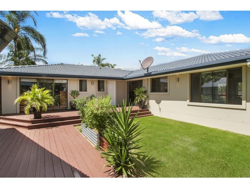 5 Tattler Way, Burleigh Waters QLD 4220