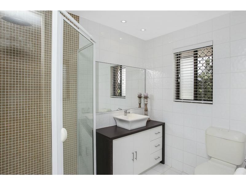 5 Tattler Way, Burleigh Waters QLD 4220