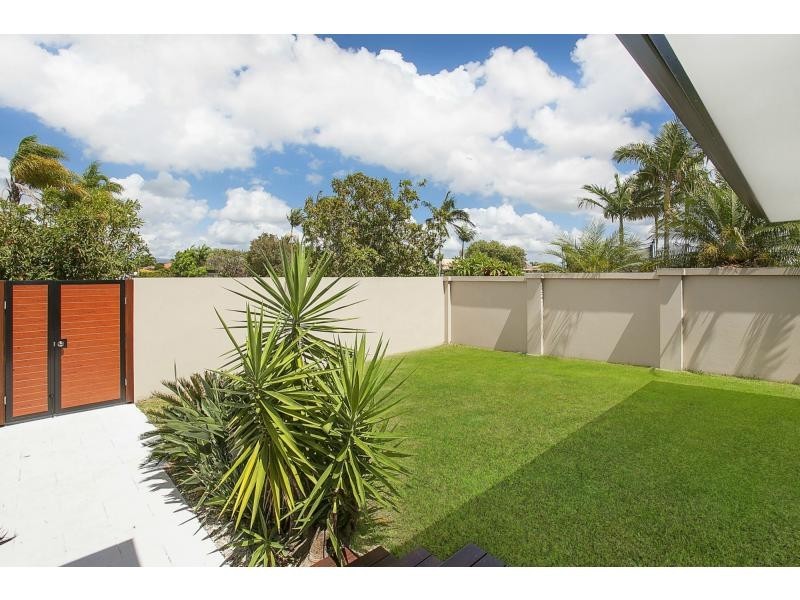 5 Tattler Way, Burleigh Waters QLD 4220