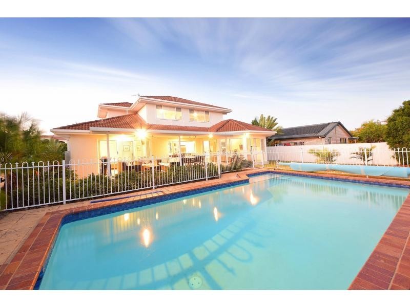 150 Santa Cruz Boulevard, Clear Island Waters QLD 4226