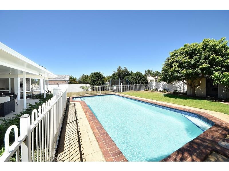 150 Santa Cruz Boulevard, Clear Island Waters QLD 4226