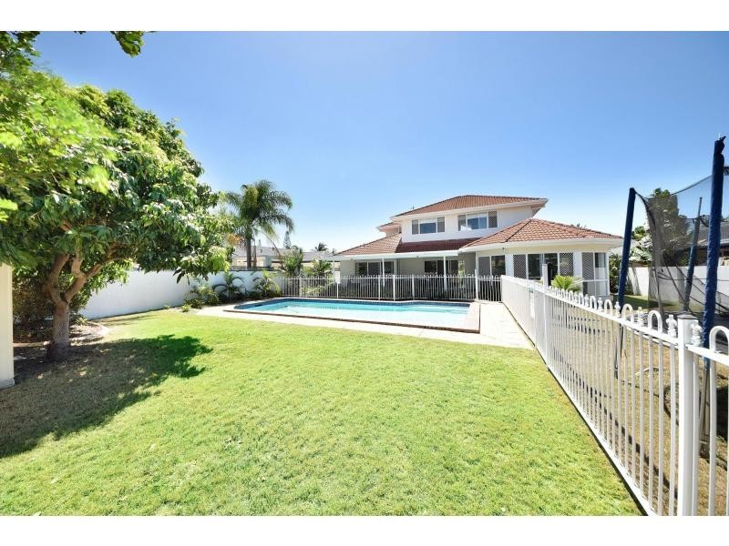 150 Santa Cruz Boulevard, Clear Island Waters QLD 4226