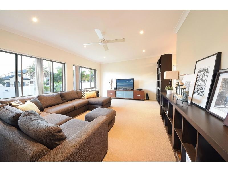 150 Santa Cruz Boulevard, Clear Island Waters QLD 4226