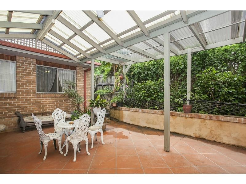 2 Exmouth Court, Elanora QLD 4221