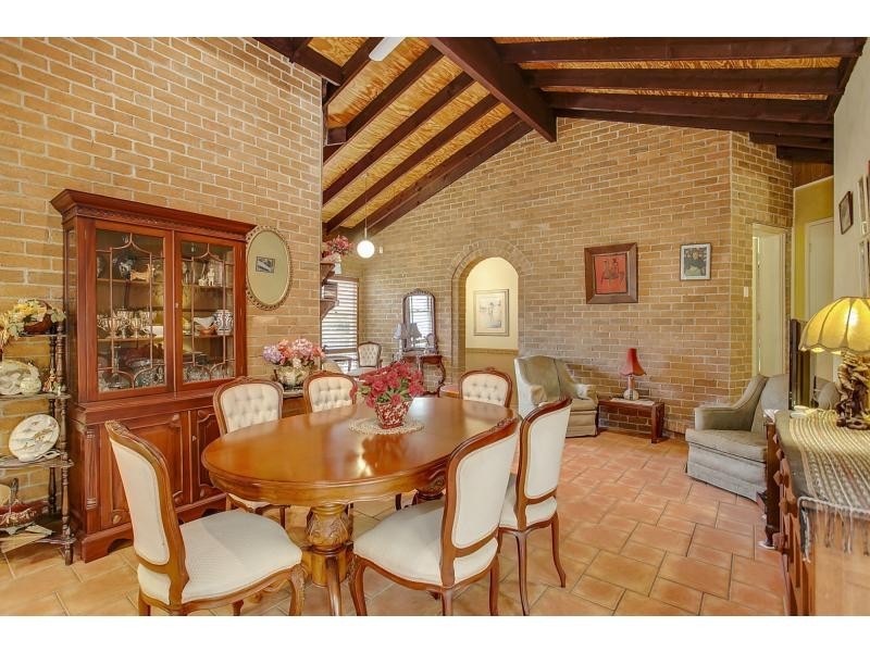 2 Exmouth Court, Elanora QLD 4221