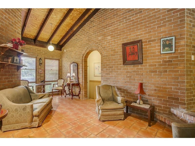 2 Exmouth Court, Elanora QLD 4221