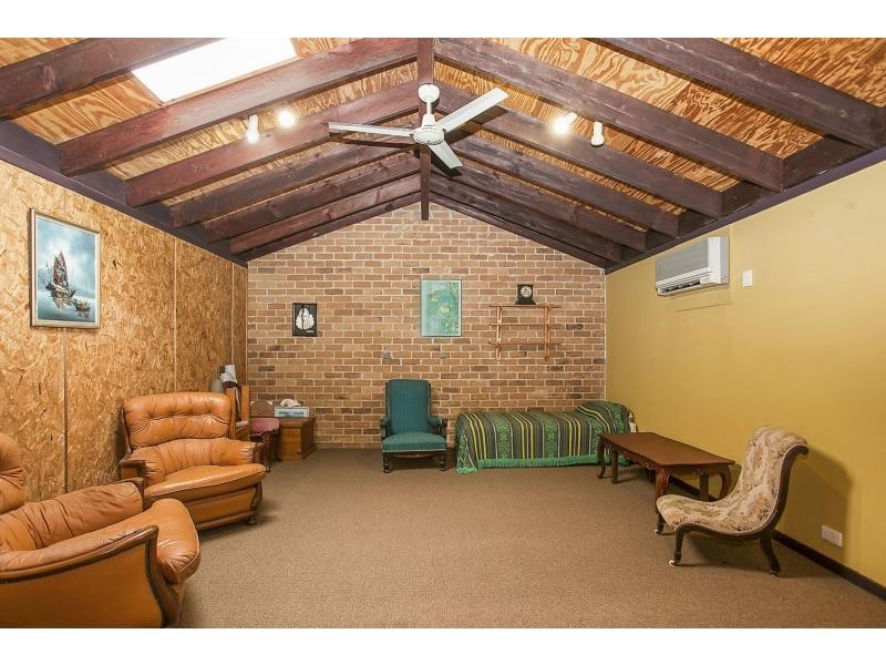 2 Exmouth Court, Elanora QLD 4221